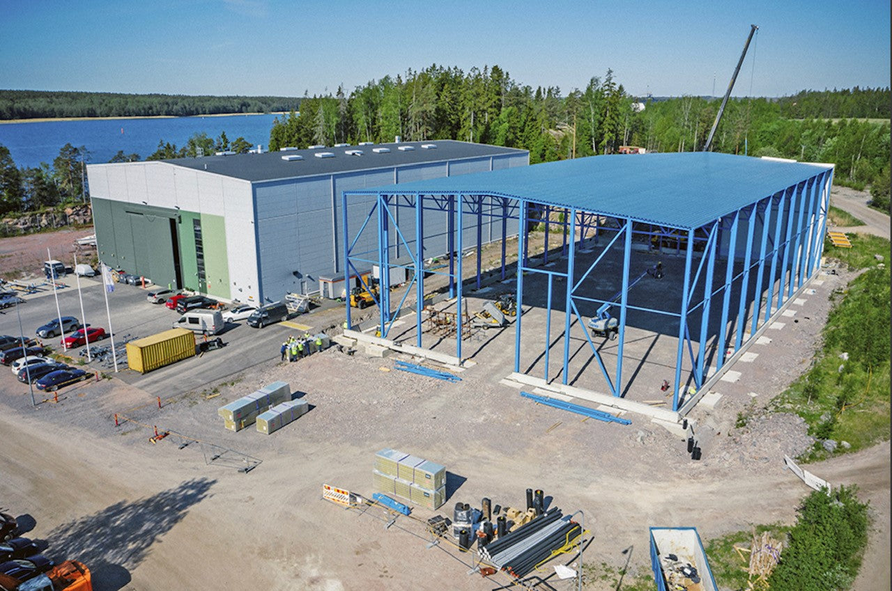 NETTIVENE: INKOON VENEHOTELLILLA ENNÄTYSKEVÄT – JOPA UUSI HALLI NOUSI HARJAKORKEUTEEN ETUAJASSA