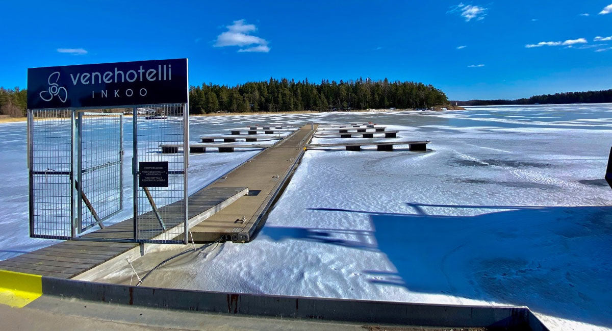 Avovesiraja lähestyy, mutta Venehotellin edusta on vielä tukevasti jäässä.